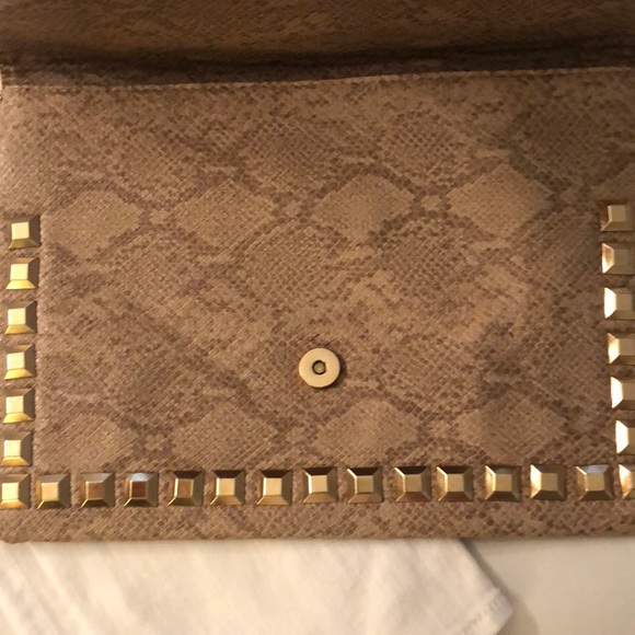 Mock snakeskin envelope studded bag - Picture 2 of 4